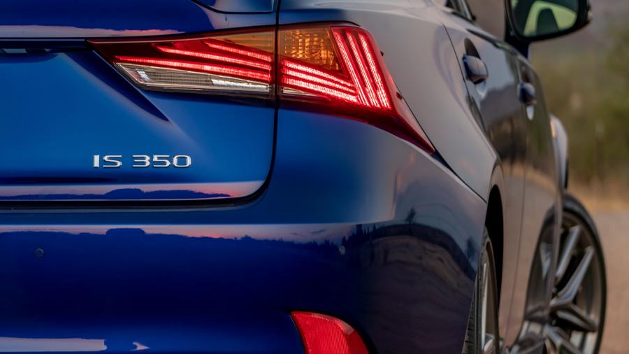 Детали экстерьера Lexus IS350 F-Sport (XE30) 2016 года  (NA) (фото 6 из 32)